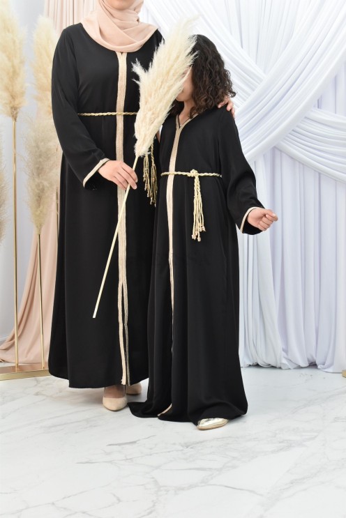 Abaya mère ou abaya fille style caftan avec broderies