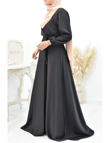 Robe longue satin cache coeur cérémonie femme musulmane.