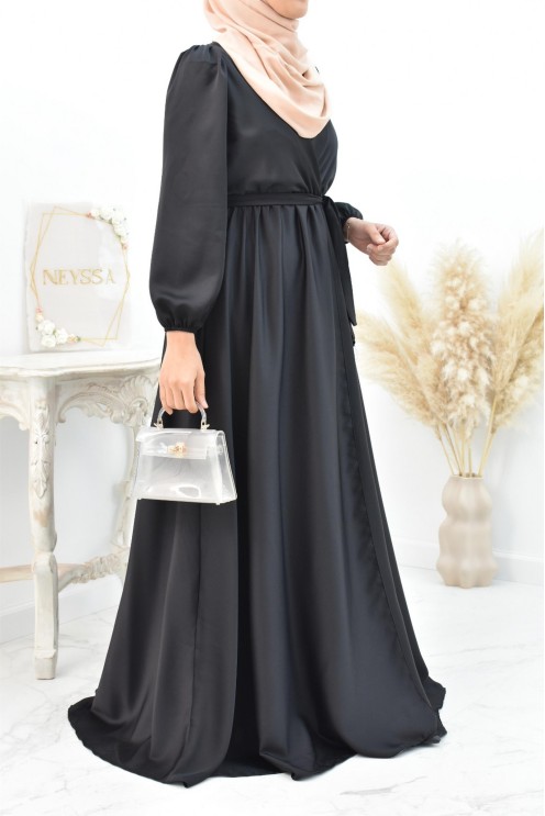 Robe longue satin cache coeur cérémonie femme musulmane.