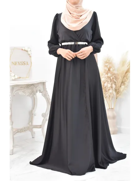 Robe longue satin cache coeur cérémonie femme musulmane.