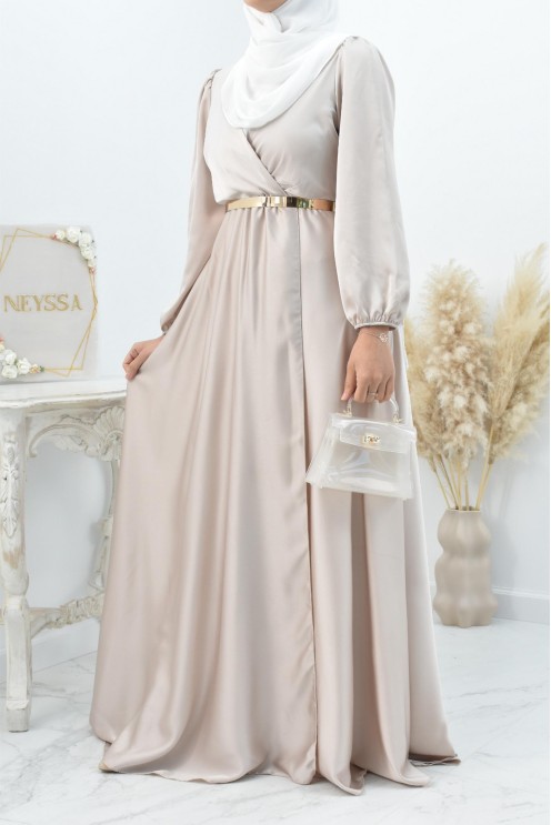 Robe longue satin cache coeur cérémonie femme musulmane.