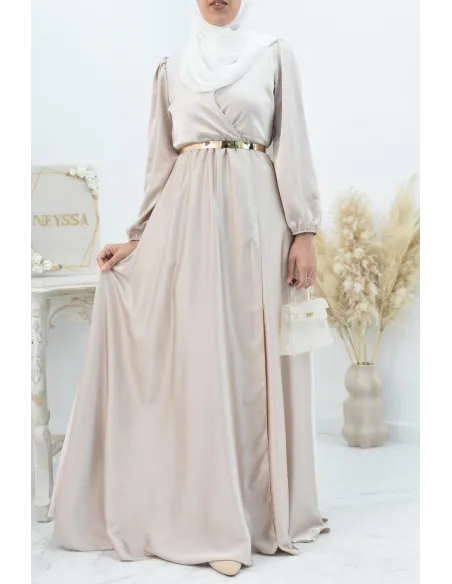 Robe longue satin cache coeur cérémonie femme musulmane.