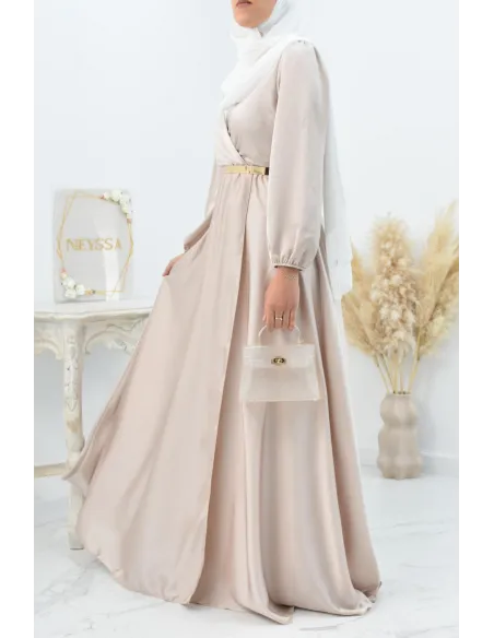 Robe longue satin cache coeur cérémonie femme musulmane.