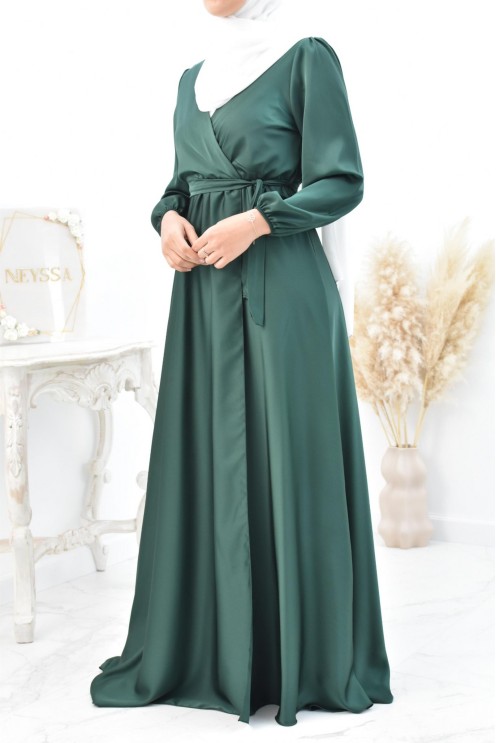 Robe longue satin cache coeur cérémonie femme musulmane.