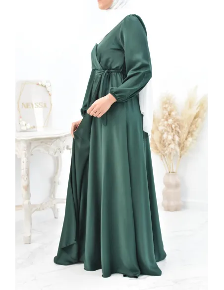 Robe longue satin cache coeur cérémonie femme musulmane.