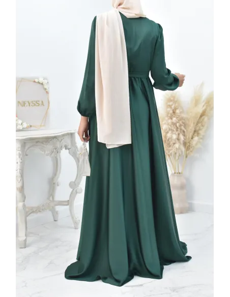 Robe longue satin cache coeur cérémonie femme musulmane.