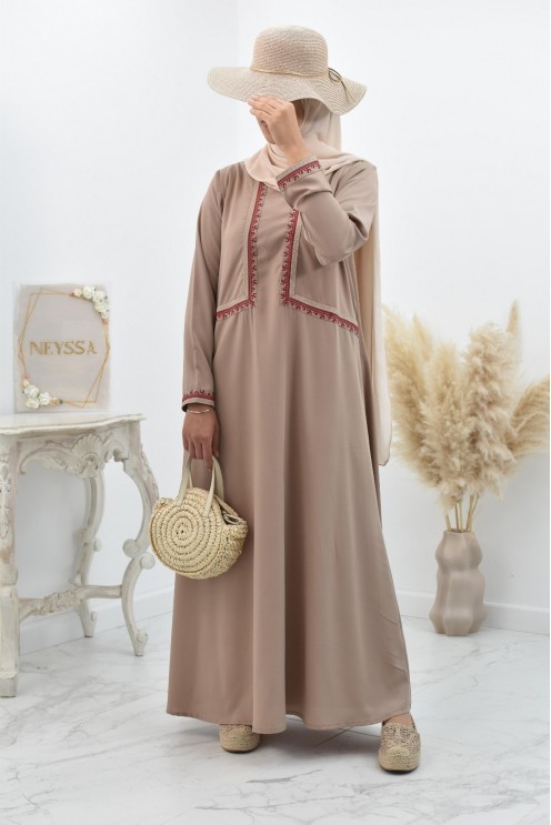 Long abaya Muslim woman loose fit for everyday wear.