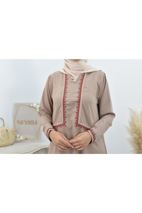 Long abaya Muslim woman loose fit for everyday wear.