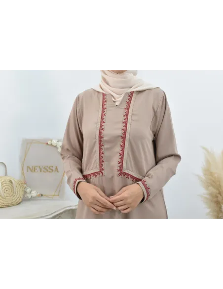 Long abaya Muslim woman loose fit for everyday wear.