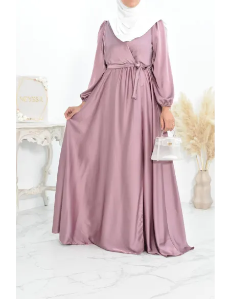 Robe longue satin cache coeur cérémonie femme musulmane.