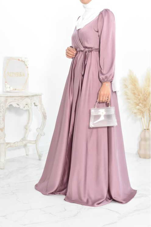 Robe longue satin cache coeur cérémonie femme musulmane.