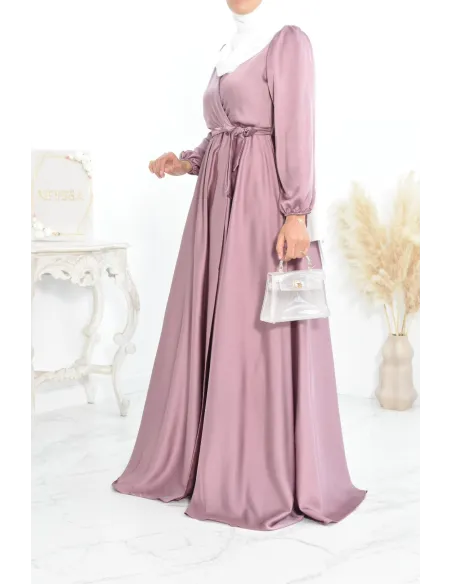 Robe longue satin cache coeur cérémonie femme musulmane.