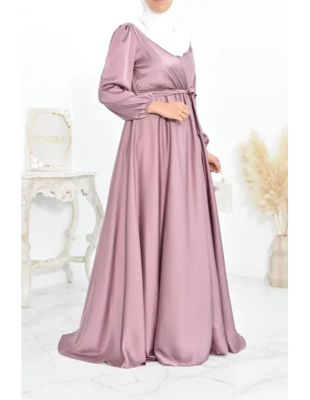 Robe longue satin cache coeur cérémonie femme musulmane.