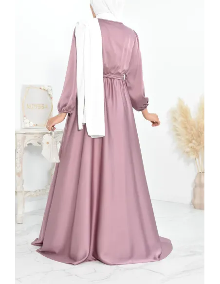 Robe longue satin cache coeur cérémonie femme musulmane.