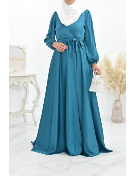 Robe longue satin cache coeur cérémonie femme musulmane.