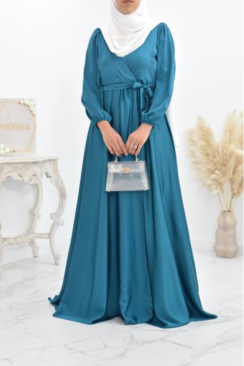 Robe longue satin cache coeur cérémonie femme musulmane.