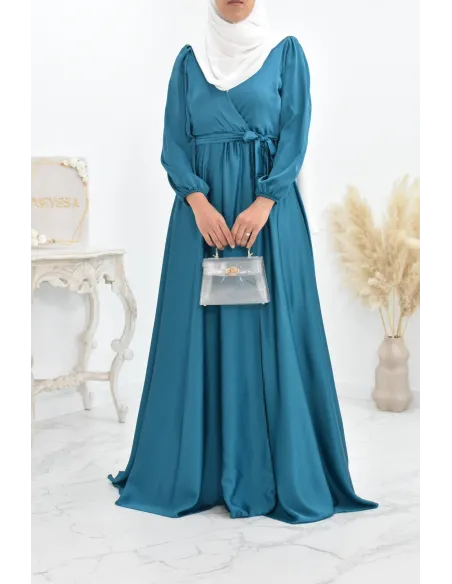 Robe longue satin cache coeur cérémonie femme musulmane.