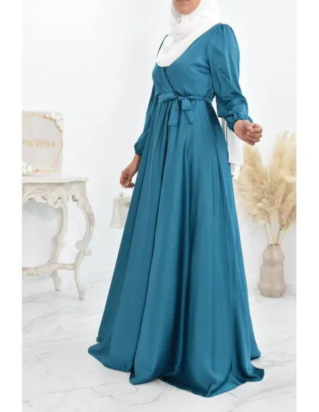 Robe longue satin cache coeur cérémonie femme musulmane.