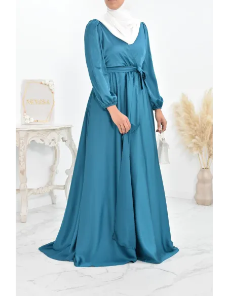 Robe longue satin cache coeur cérémonie femme musulmane.
