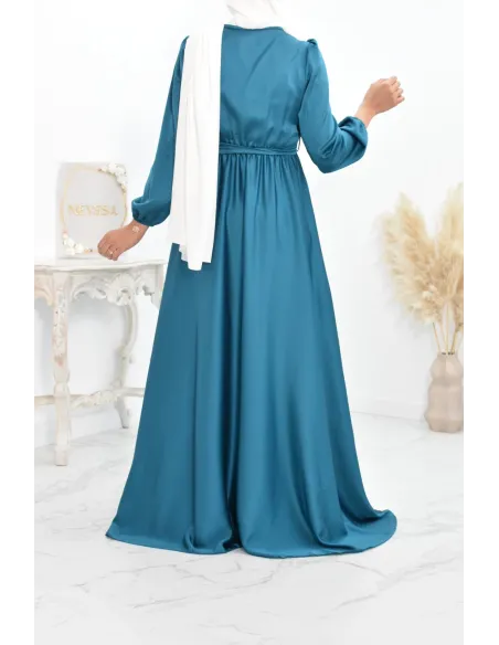 Robe longue satin cache coeur cérémonie femme musulmane.