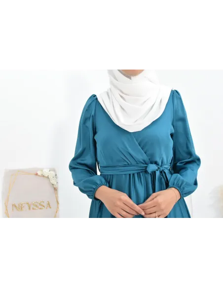 Robe longue satin cache coeur cérémonie femme musulmane.