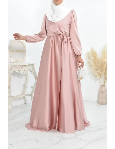 Robe longue satin cache coeur cérémonie femme musulmane.