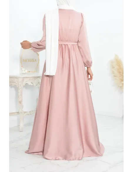 Robe longue satin cache coeur cérémonie femme musulmane.