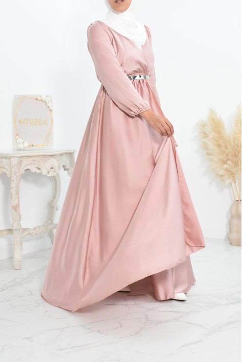 Robe longue satin cache coeur cérémonie femme musulmane.