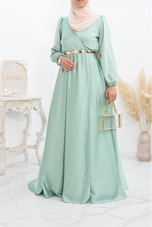 Robe longue satin cache coeur cérémonie femme musulmane.