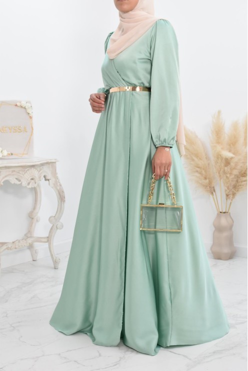 Robe longue satin cache coeur cérémonie femme musulmane.