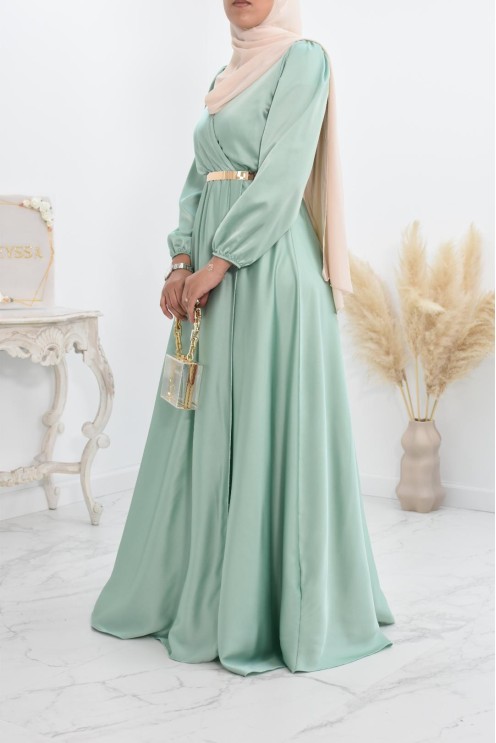 Robe longue satin cache coeur cérémonie femme musulmane.