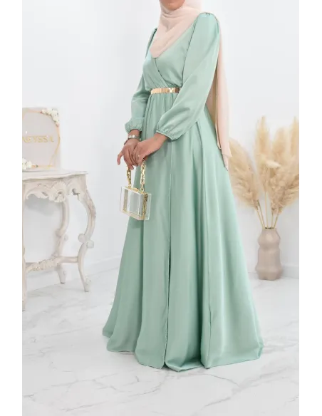Robe longue satin cache coeur cérémonie femme musulmane.