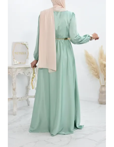 Robe longue satin cache coeur cérémonie femme musulmane.