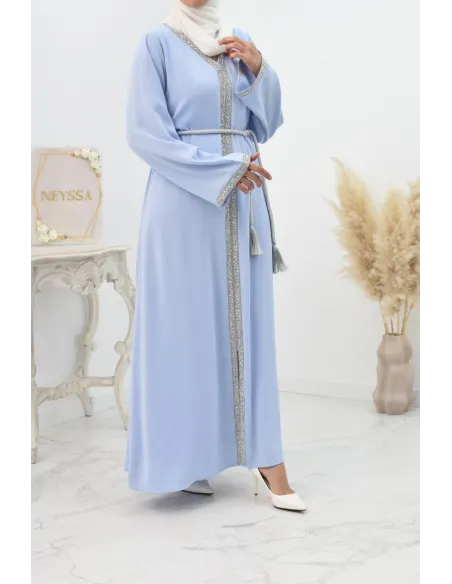 Longue Abaya bleue fluide à strass idéale pour les fêtes