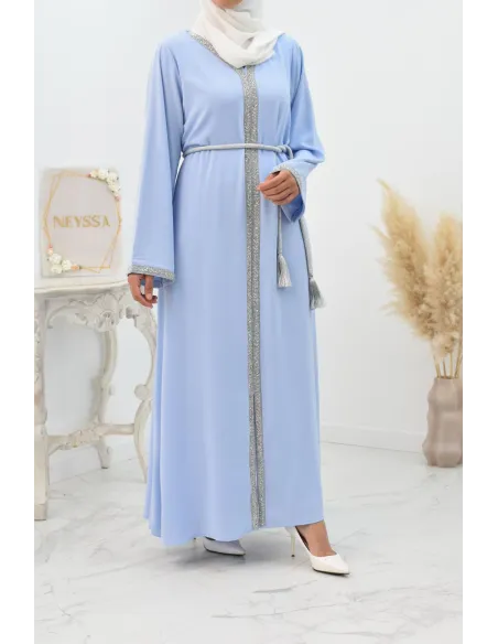 Longue Abaya bleue fluide à strass idéale pour les fêtes