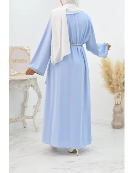 Longue Abaya bleue fluide à strass idéale pour les fêtes