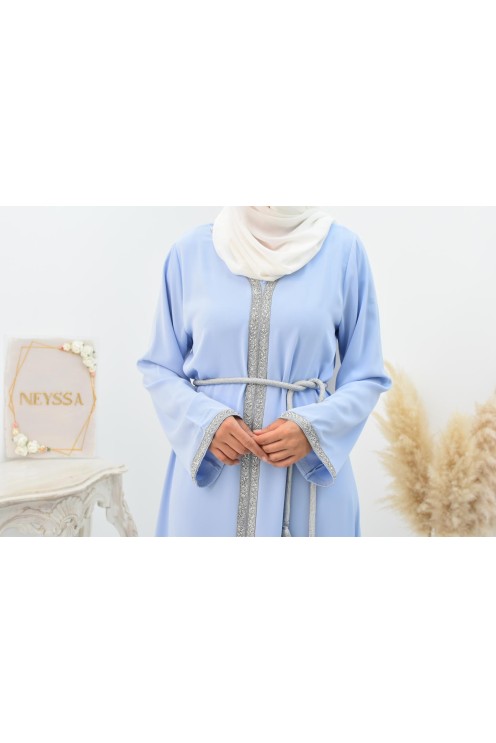 Longue Abaya bleue fluide à strass idéale pour les fêtes