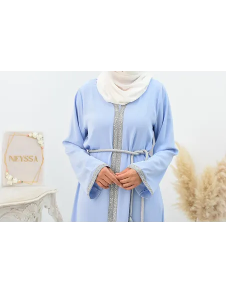 Longue Abaya bleue fluide à strass idéale pour les fêtes