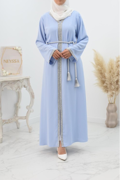 Longue Abaya bleue fluide à strass idéale pour les fêtes