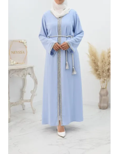 Longue Abaya bleue fluide à strass idéale pour les fêtes