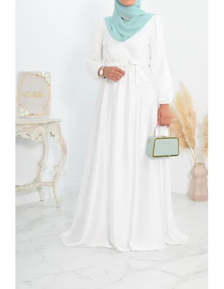 Robe longue satin cache coeur cérémonie femme musulmane.