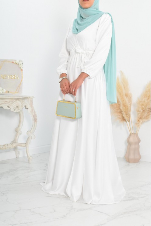 Robe longue satin cache coeur cérémonie femme musulmane.