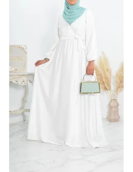 Robe longue satin cache coeur cérémonie femme musulmane.