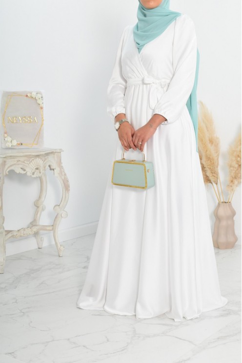 Robe longue satin cache coeur cérémonie femme musulmane.