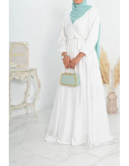 Robe longue satin cache coeur cérémonie femme musulmane.