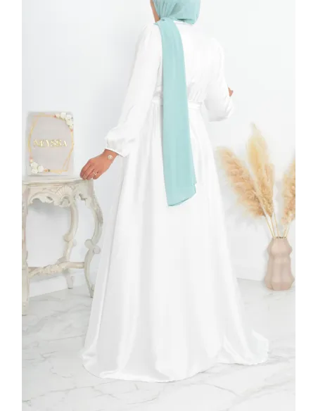 Robe longue satin cache coeur cérémonie femme musulmane.