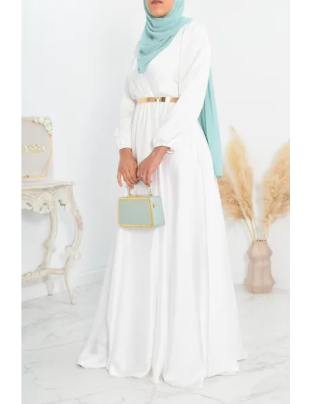 Robe longue satin cache coeur cérémonie femme musulmane.