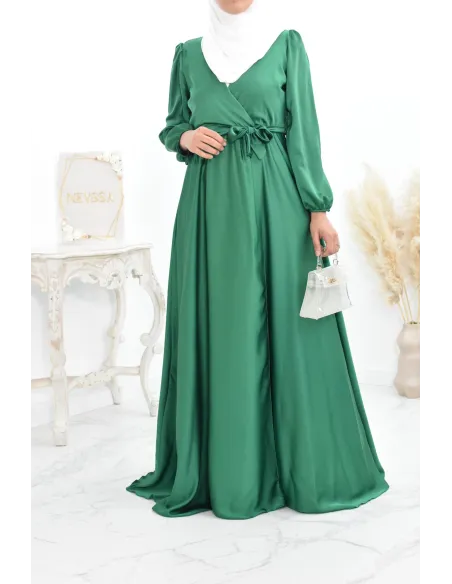 Robe longue satin cache coeur cérémonie femme musulmane.