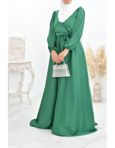 Robe longue satin cache coeur cérémonie femme musulmane.