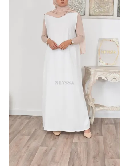 Sous robe sans manches à porter sous les abayas et avec un kimono.